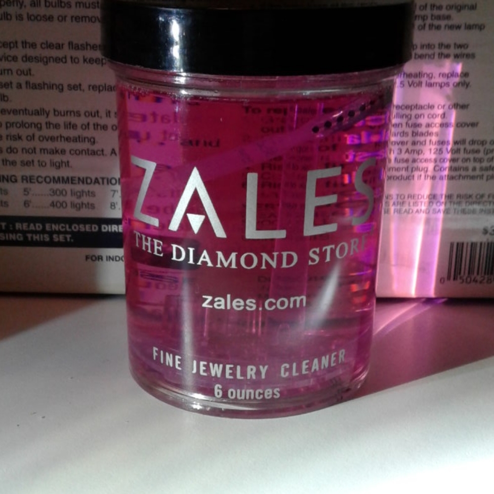 Jewelry cleaner